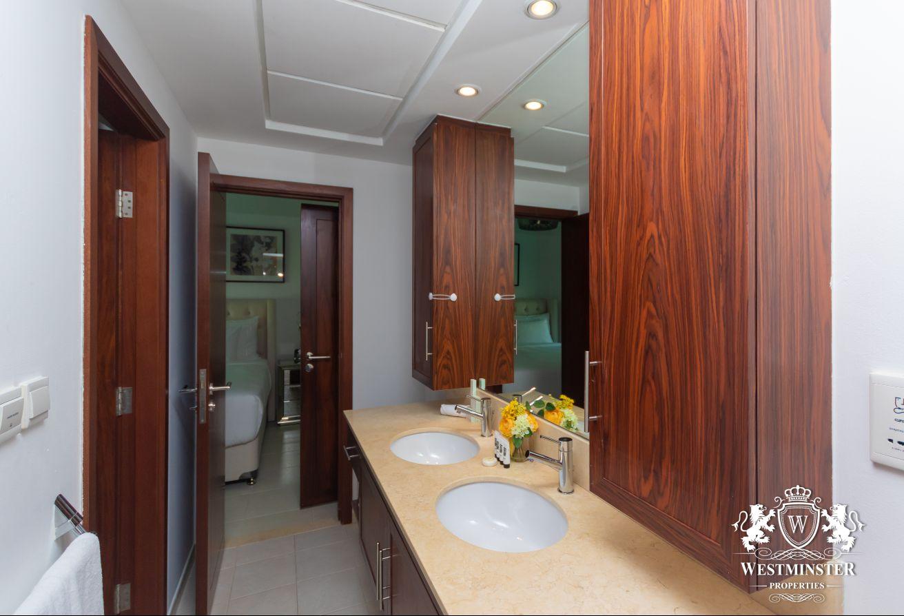 High End Three BR Apt+ maid room| Burj Residences photo 17