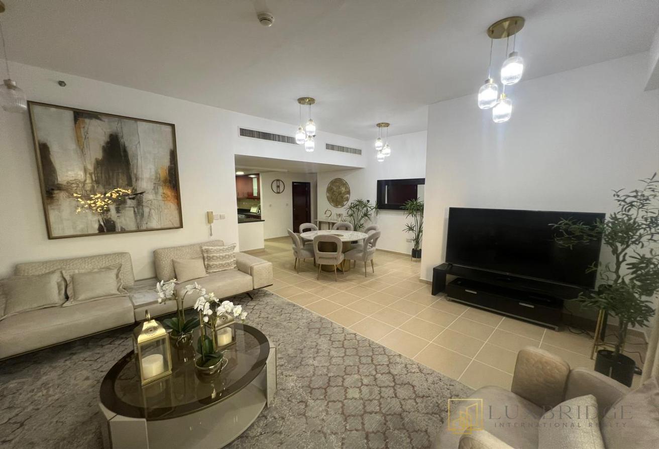Furnished | High Floor | Vacant photo 3