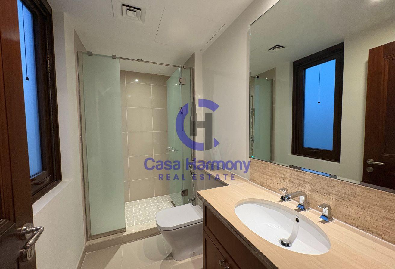 Huge Corner Plot | Single Row | Vacant | 6BR Villa photo 25