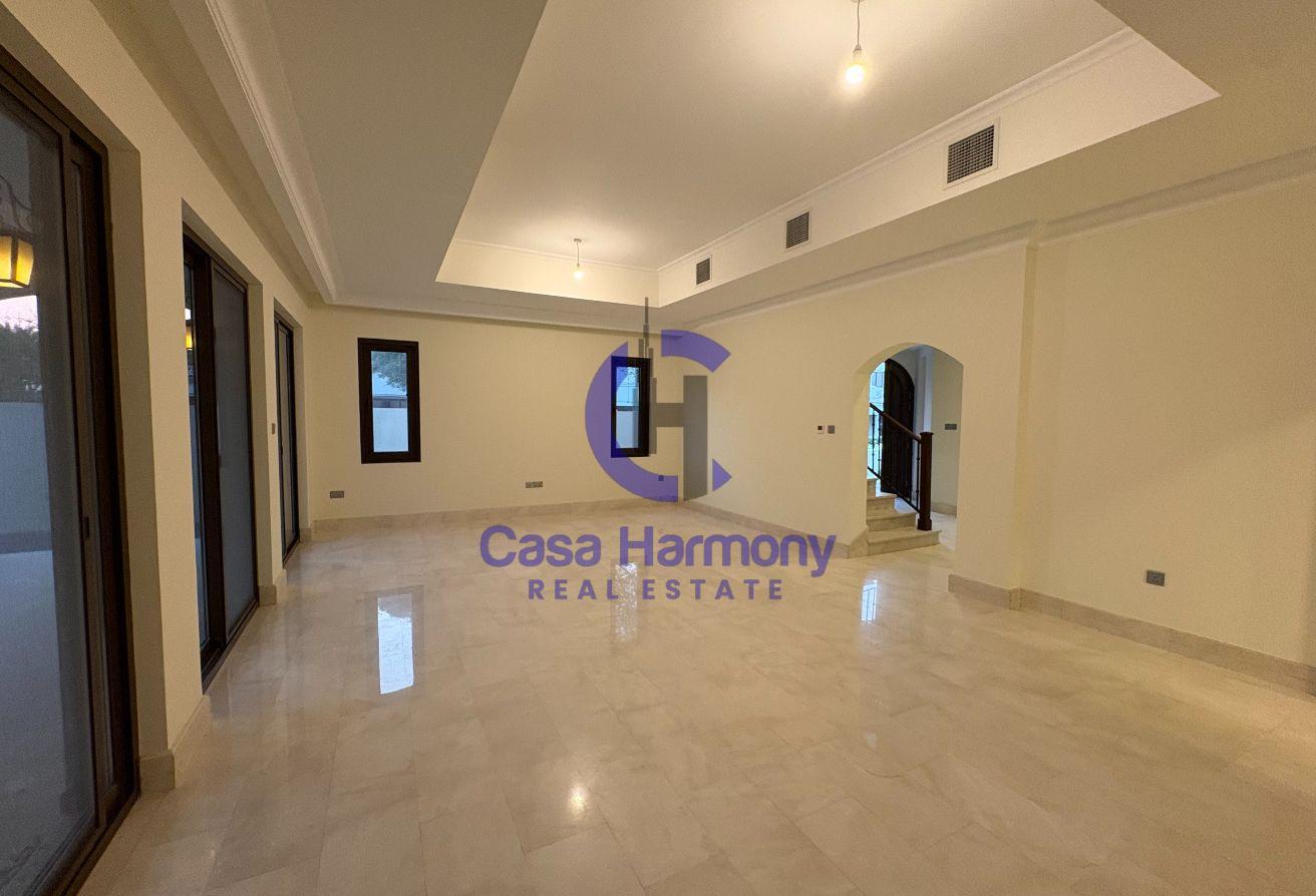 Huge Corner Plot | Single Row | Vacant | 6BR Villa photo 4