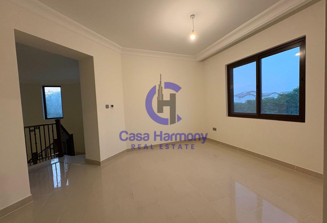 Huge Corner Plot | Single Row | Vacant | 6BR Villa photo 14