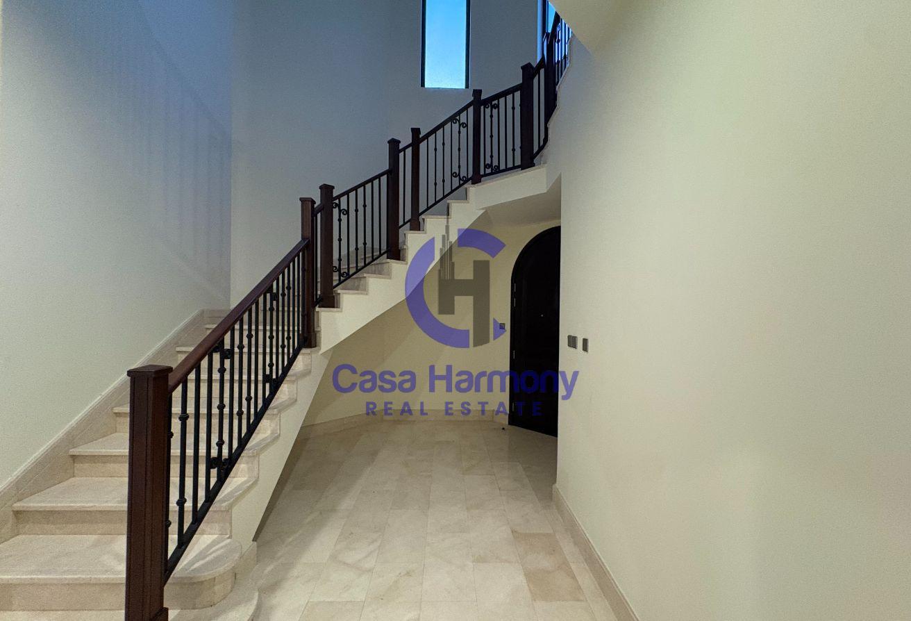 Huge Corner Plot | Single Row | Vacant | 6BR Villa photo 9