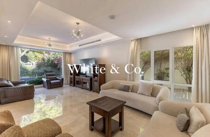 Villa - 4 Bedrooms - 4 Bathrooms for rent in Meadows 8 - Meadows - Dubai