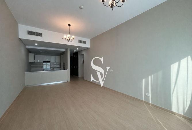 Genuine Resale | Ready | Semi-Closed Kitchen