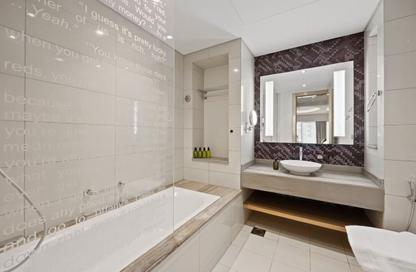 Apartment - 1 - 2 for rent in Damac Towers by Paramount - Business Bay - Dubai