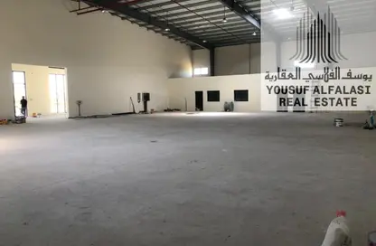Warehouse - Studio - 2 Bathrooms for rent in Umm Al Thuoob - Umm Al Quwain