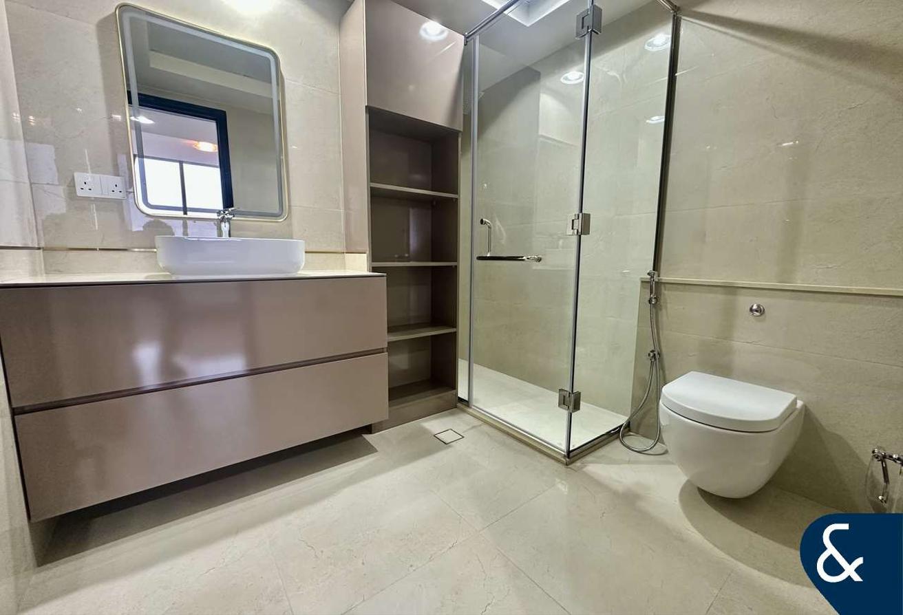 Duplex | Large Layout | High Floor photo 20