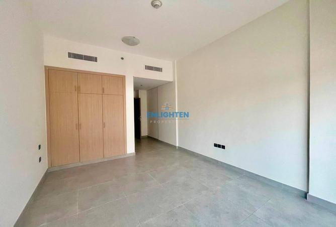 SPACIOUS 2BHK | LOW RISE BUILDING | COMMUNITY VIEW photo 3