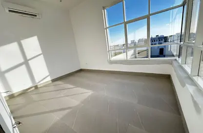 شقة - 2 غرف نوم - 2 حمامات للايجار في SHM12 - الشوامخ - أبوظبي