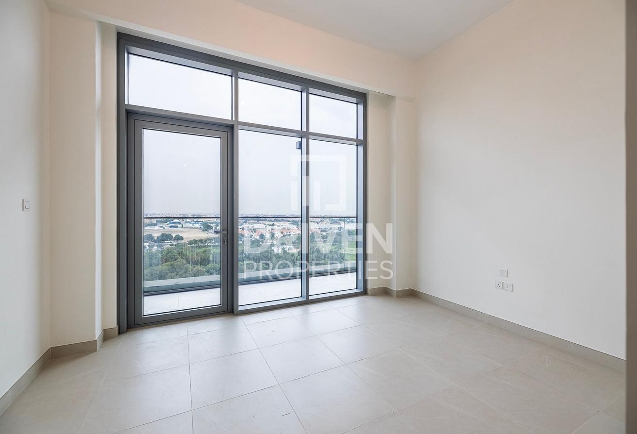 Full Canal and Burj Khalifa View | Spacious Layout photo 15