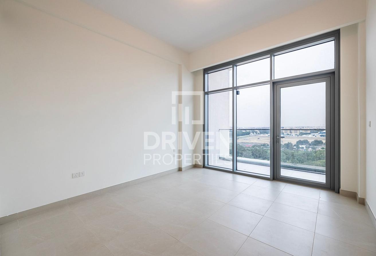 Full Canal and Burj Khalifa View | Spacious Layout photo 16