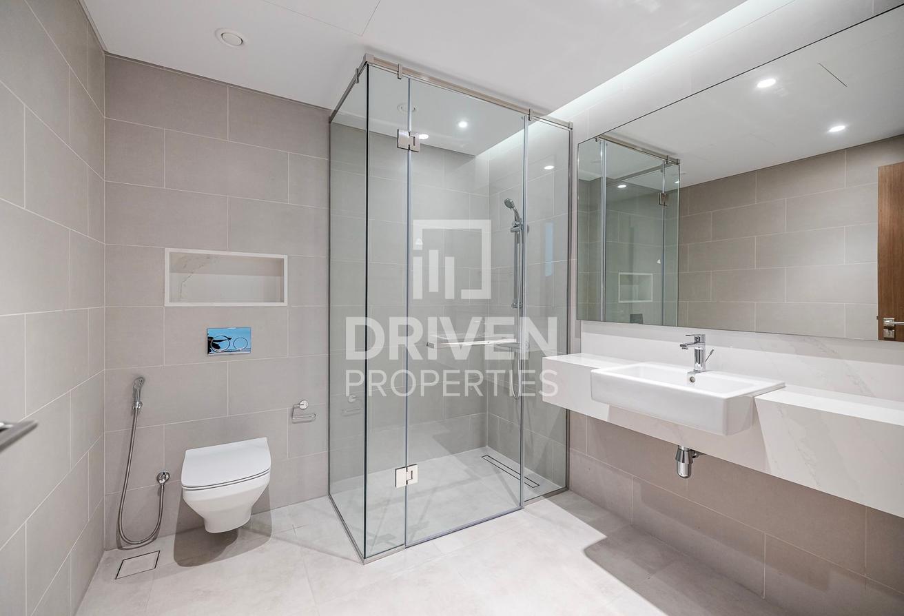 Full Canal and Burj Khalifa View | Spacious Layout photo 18