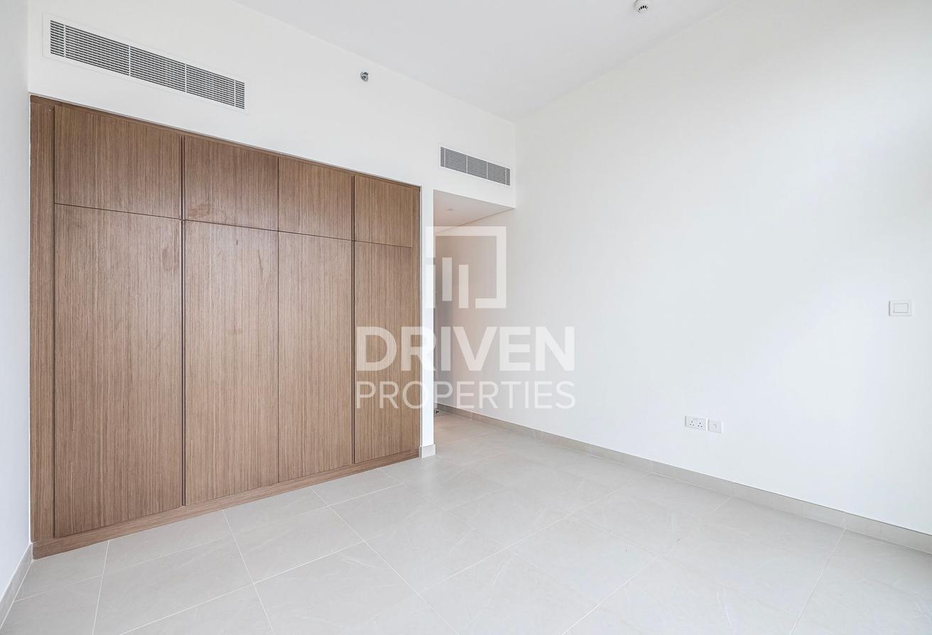 Full Canal and Burj Khalifa View | Spacious Layout photo 28