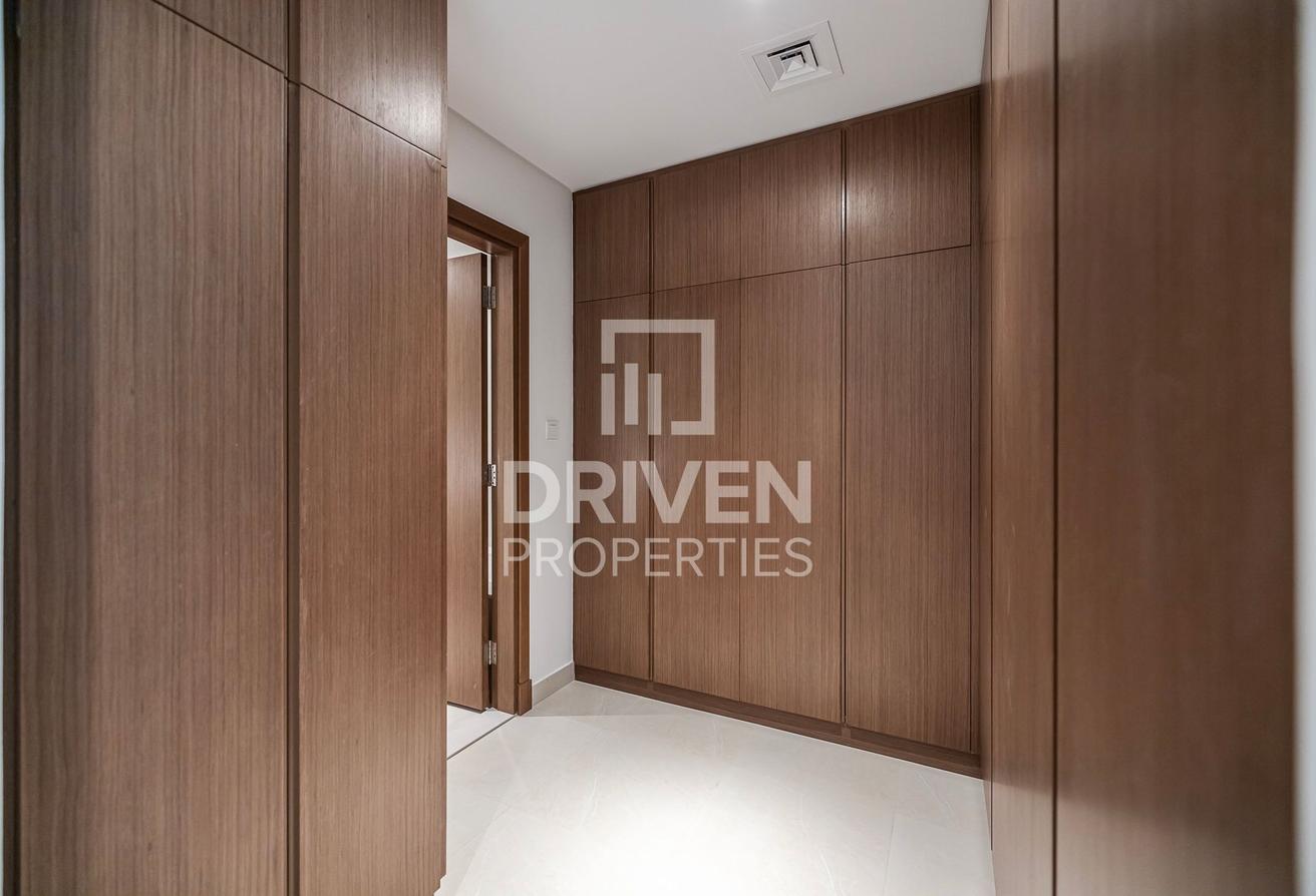 Full Canal and Burj Khalifa View | Spacious Layout photo 20