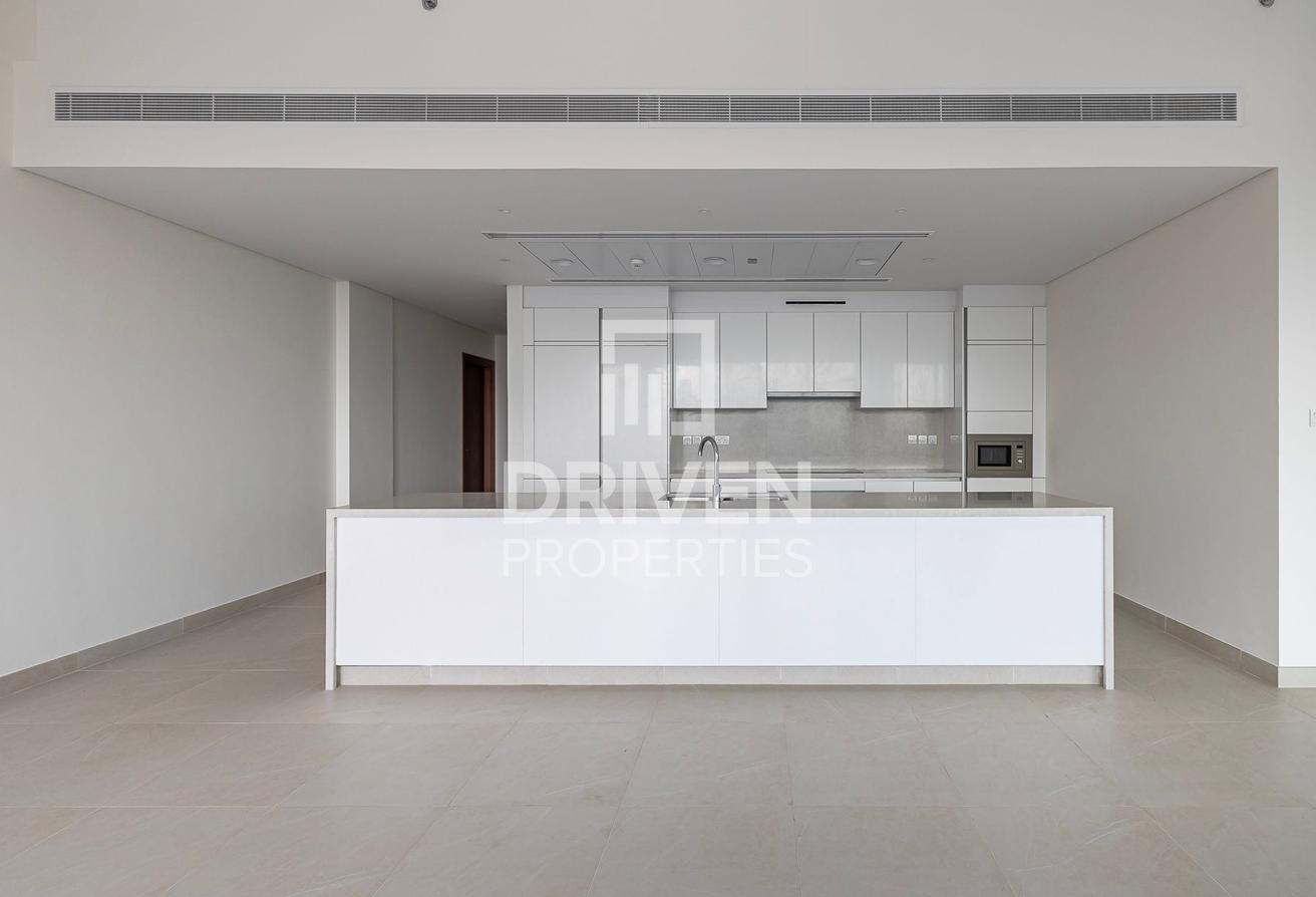 Full Canal and Burj Khalifa View | Spacious Layout photo 17