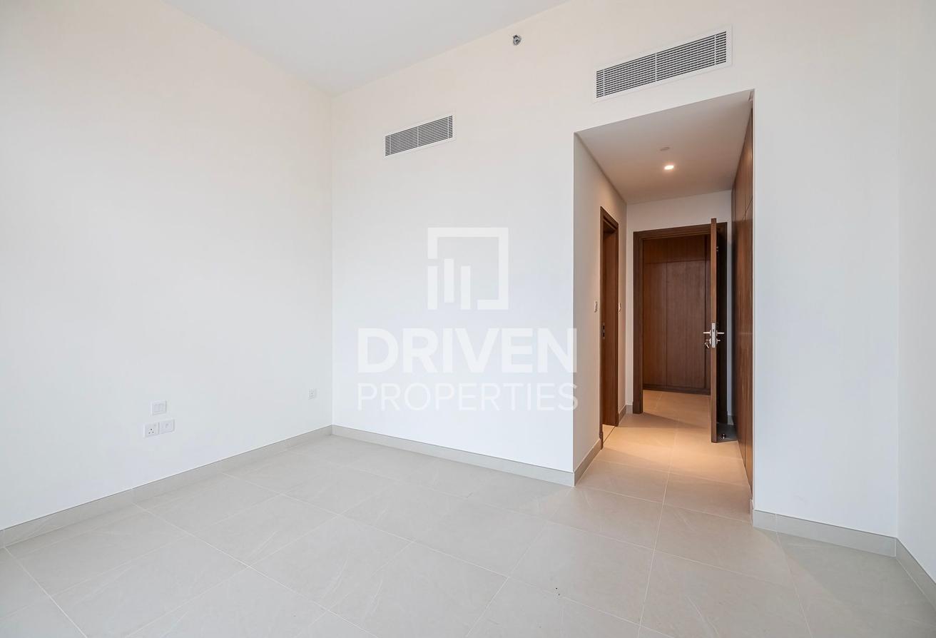 Full Canal and Burj Khalifa View | Spacious Layout photo 21