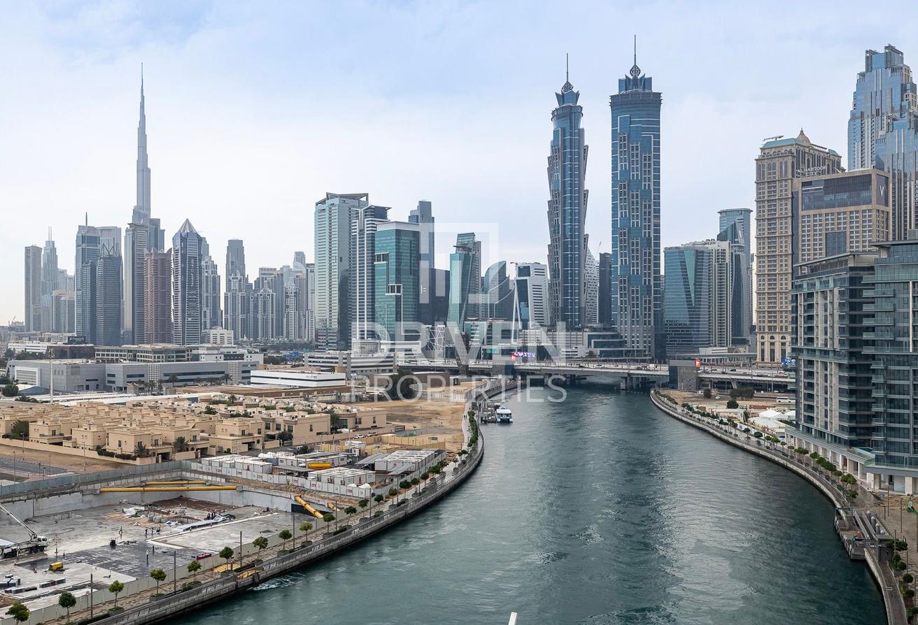 Full Canal and Burj Khalifa View | Spacious Layout photo 25