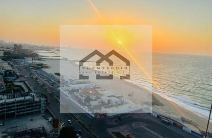 شقة - 2 غرف نوم - 2 حمامات للبيع في مساكن كورنيش عجمان - طريق كورنيش عجمان - عجمان