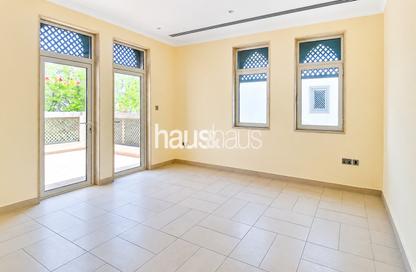 Villa - 4 Bedrooms - 5 Bathrooms for rent in District 3 - Jumeirah Park - Dubai