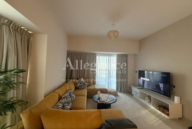 Full Golf View 2BR | Near Pool & Gym | Furnished