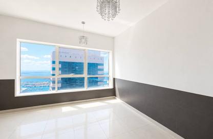 Apartment - 3 Bedrooms - 3 Bathrooms for sale in Marina Pinnacle - Dubai Marina - Dubai