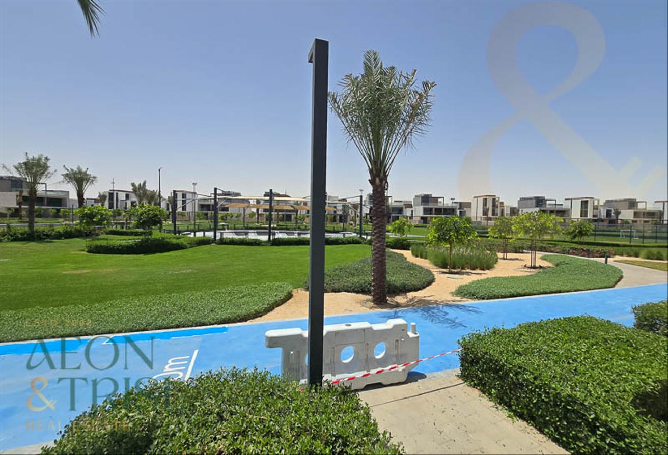 Brand New | Park n Pool Facing | Price Reduced photo 7