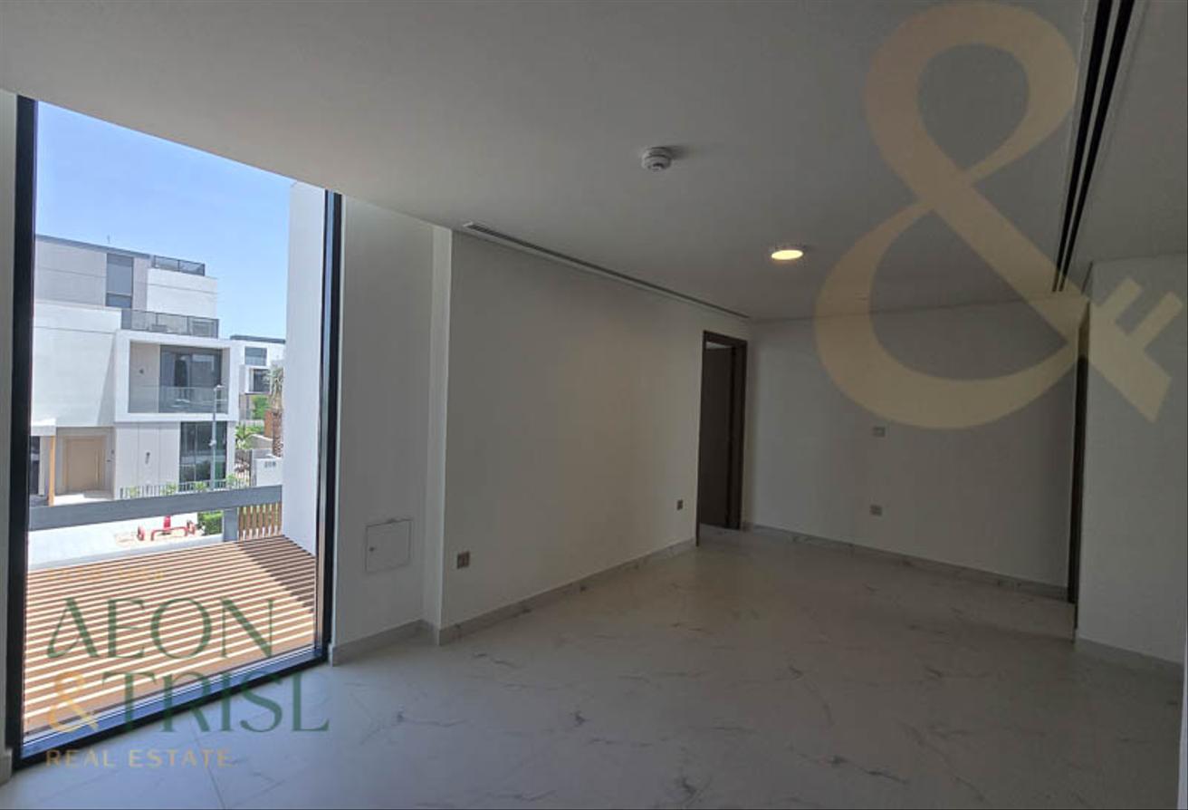 Brand New | Park n Pool Facing | Price Reduced photo 15