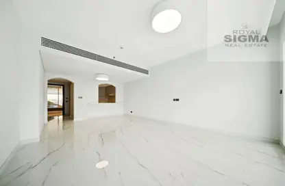 Apartment - 1 Bedroom - 3 Bathrooms for rent in Al Muraqqabat - Deira - Dubai