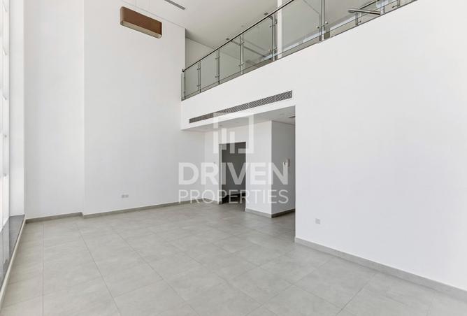 Spacious | Well Maintained | Bright Duplex photo 2