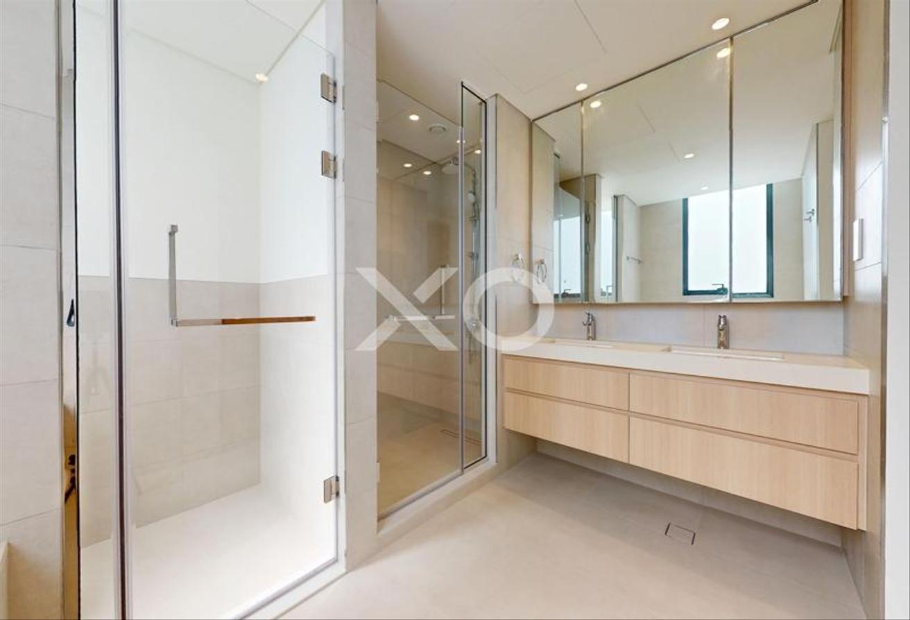 Brand new | Backing Central Park | Vacant photo 20