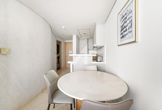 Stunning Furnished Studio High Floor | Sky Gardens photo 2