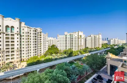 Apartment - 2 Bedrooms - 4 Bathrooms for sale in Golden Mile 9 - Golden Mile - Palm Jumeirah - Dubai