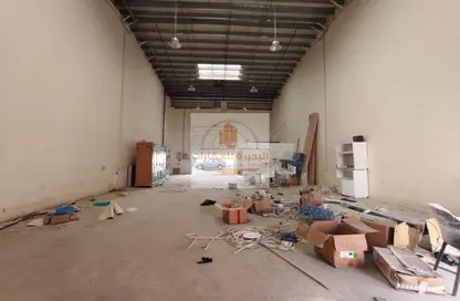 مستودع - استوديو - 4 حمامات للايجار في الصجعة الصناعية - الصجعة - الشارقة