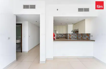 شقة - 2 غرف نوم - 3 حمامات للايجار في مبنى ربدان - موتور سيتي - دبي