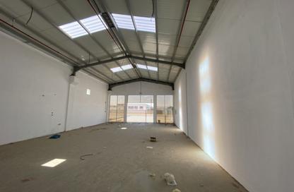 Show Room - Studio - 1 Bathroom for rent in Al Noud - Al Ain