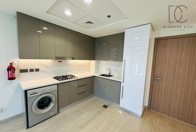 Spacious Layout | Burj View | Prime Location photo 2