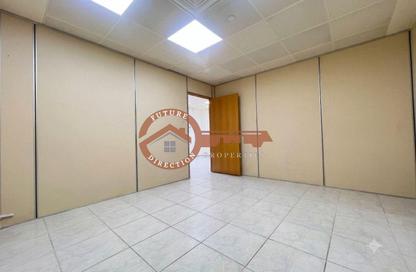 Business Centre - Studio - 1 Bathroom for rent in Ivory Hotel Apartment - Al Zahiyah - Abu Dhabi