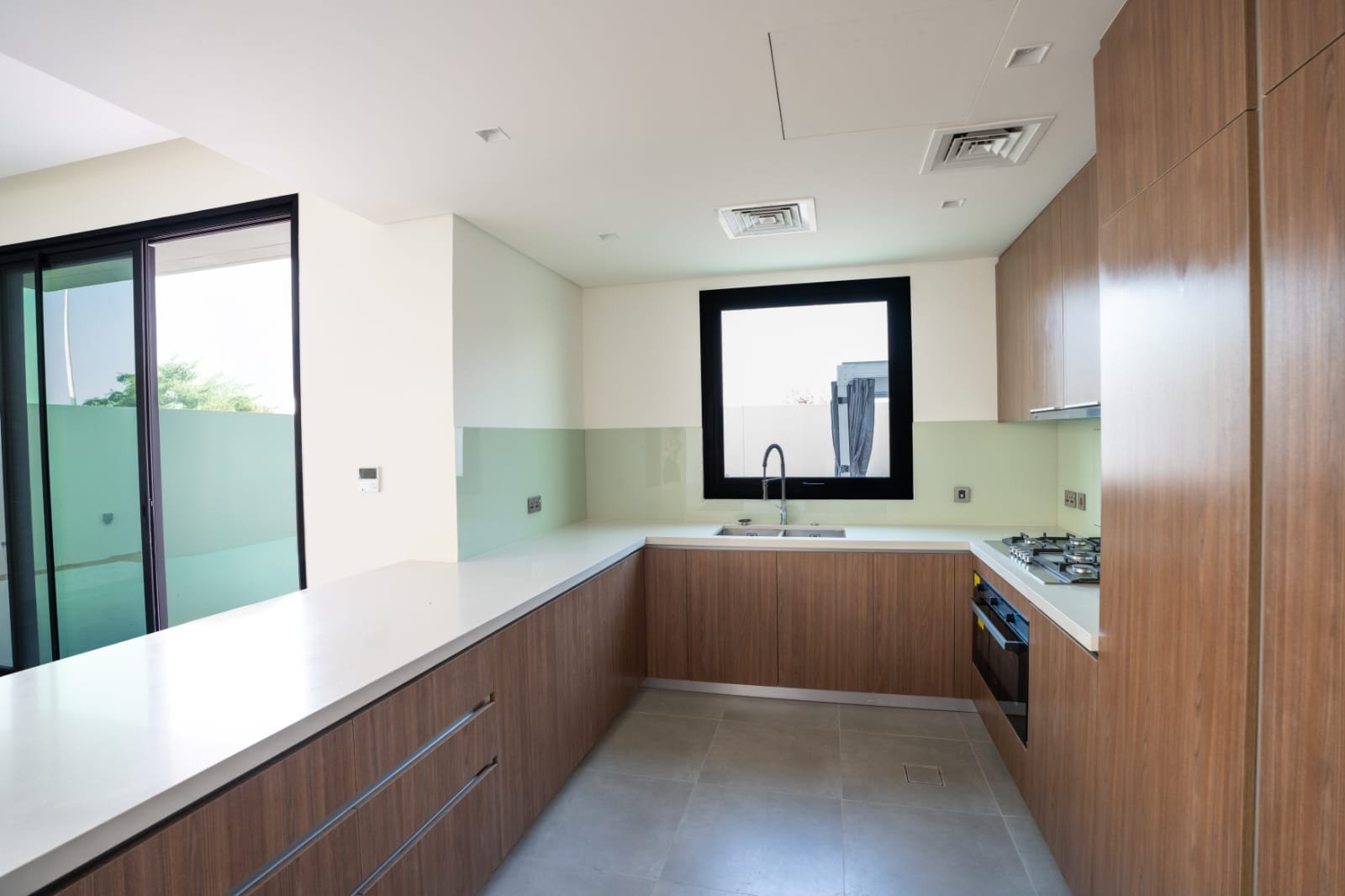 Ready to move in | Brand New | Spacious