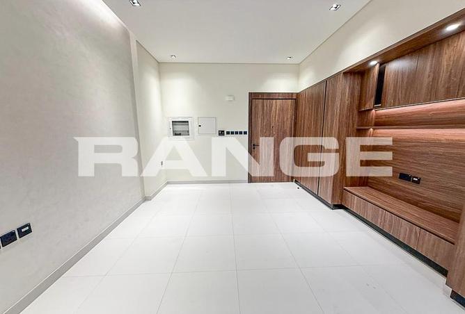 105982103 - Property Image 3