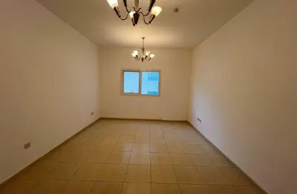 Apartment - 1 Bedroom - 2 Bathrooms for rent in Al Mamzar - Al Mamzar - Sharjah - Sharjah