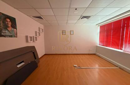 Office Space - Studio - 1 for rent in Al Khabaisi - Deira - Dubai