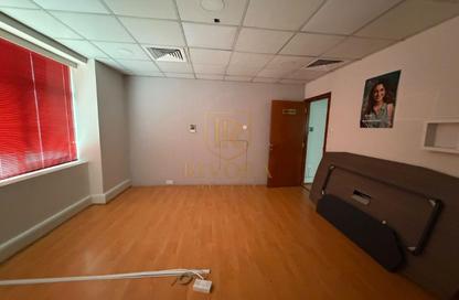 Office Space - Studio - 1 for rent in Al Khabaisi - Deira - Dubai
