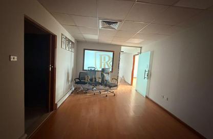 Office Space - Studio - 1 for rent in Al Khabaisi - Deira - Dubai