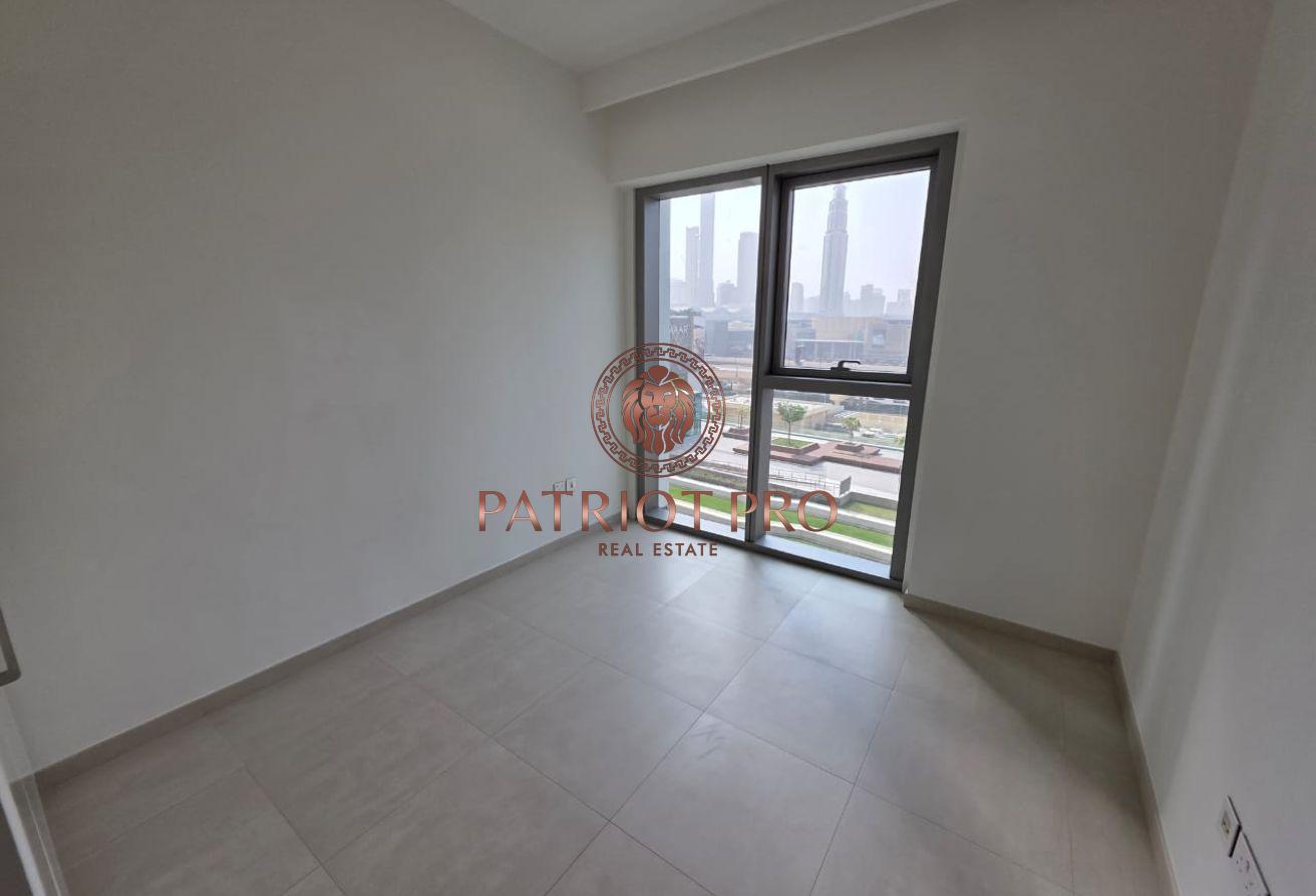 urgent! vacant! burj khalifa view! maintained well photo 2