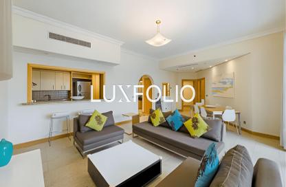 Apartment - 4 Bedrooms - 3 Bathrooms for rent in Al Das - Shoreline Apartments - Palm Jumeirah - Dubai