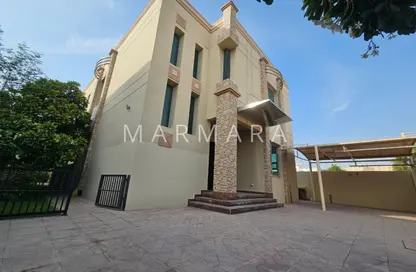 Villa - 5 Bedrooms - 4 Bathrooms for rent in Al Manara - Dubai
