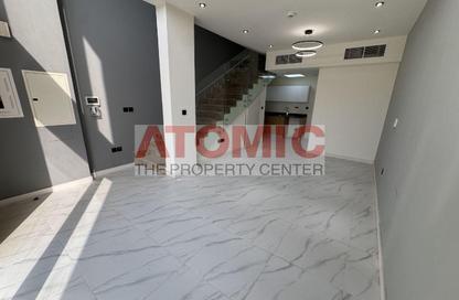 Townhouse - 1 - 2 for rent in Rukan 3 - Rukan - Dubai