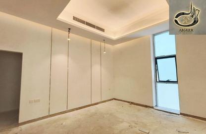 Villa - 5 Bedrooms - 7+ Bathrooms for rent in Warsan Estate - Al Aweer - Dubai