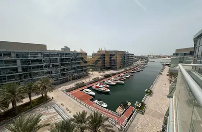 شقة - 2 غرف نوم - 3 حمامات للايجار في المراسي - البطين - أبوظبي