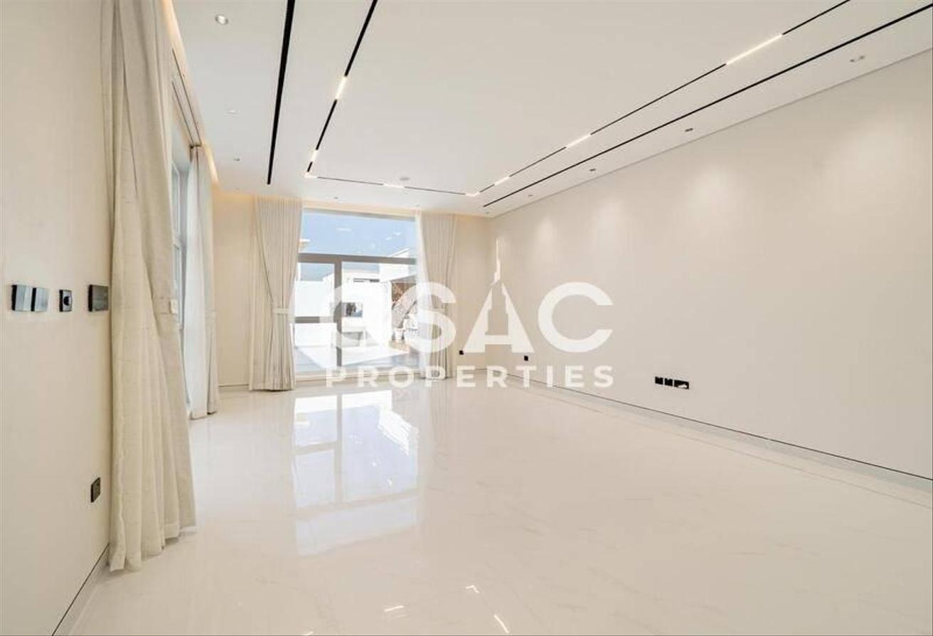 Luxury 7BR Villa | Private Pool | Expansive Garden photo 18